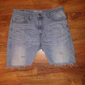 Levi's men jean shorts 32
